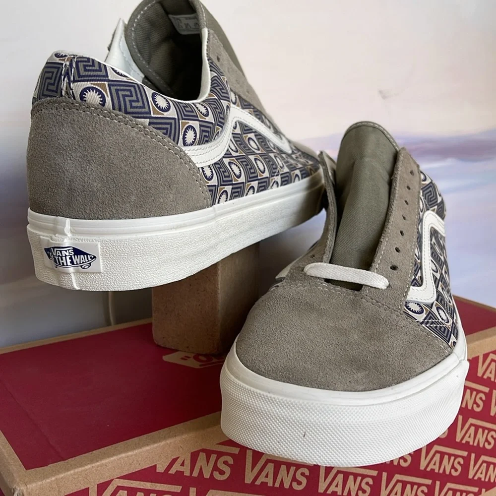 Vans WMNS Old Skool
Geo Trek Olive
VN0007NTOLV
Sneakers - Picture 9 of 16